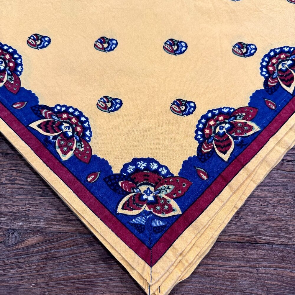 Williams Sonoma tablecloth French Country Provence 108 x 70 Gold Red Blue Cotton